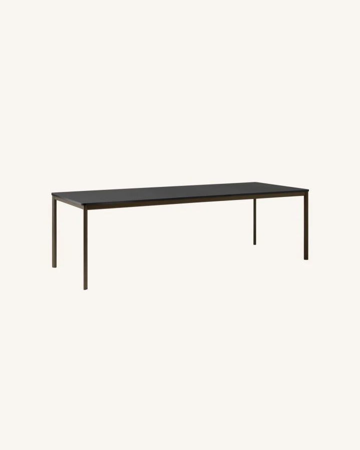 & Tradition - Drip Table, 8 people- Hee Welling | Black