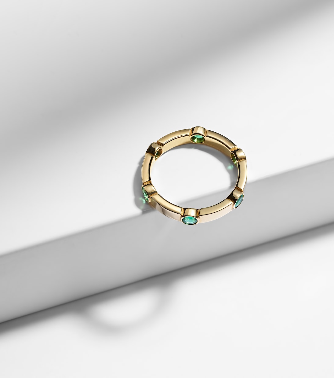 Ileana Makri - Stepping Stone 18kt yellow gold ring with emeralds