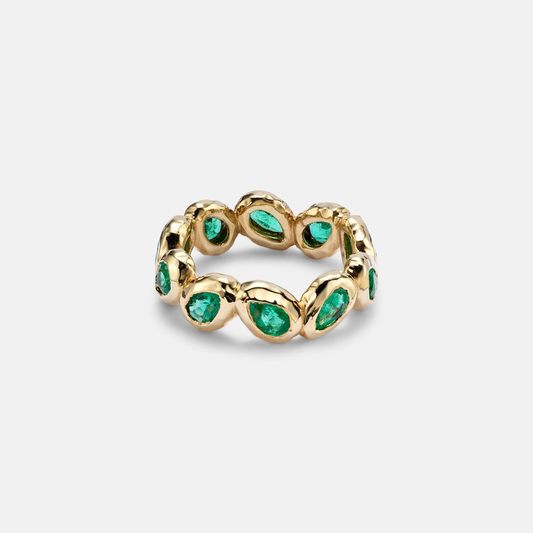 Octavia Elizabeth - Nesting Gem 18kt gold eternity ring with emeralds