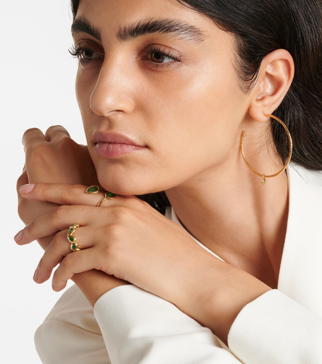 Octavia Elizabeth - Nesting Gem 18kt gold eternity ring with emeralds