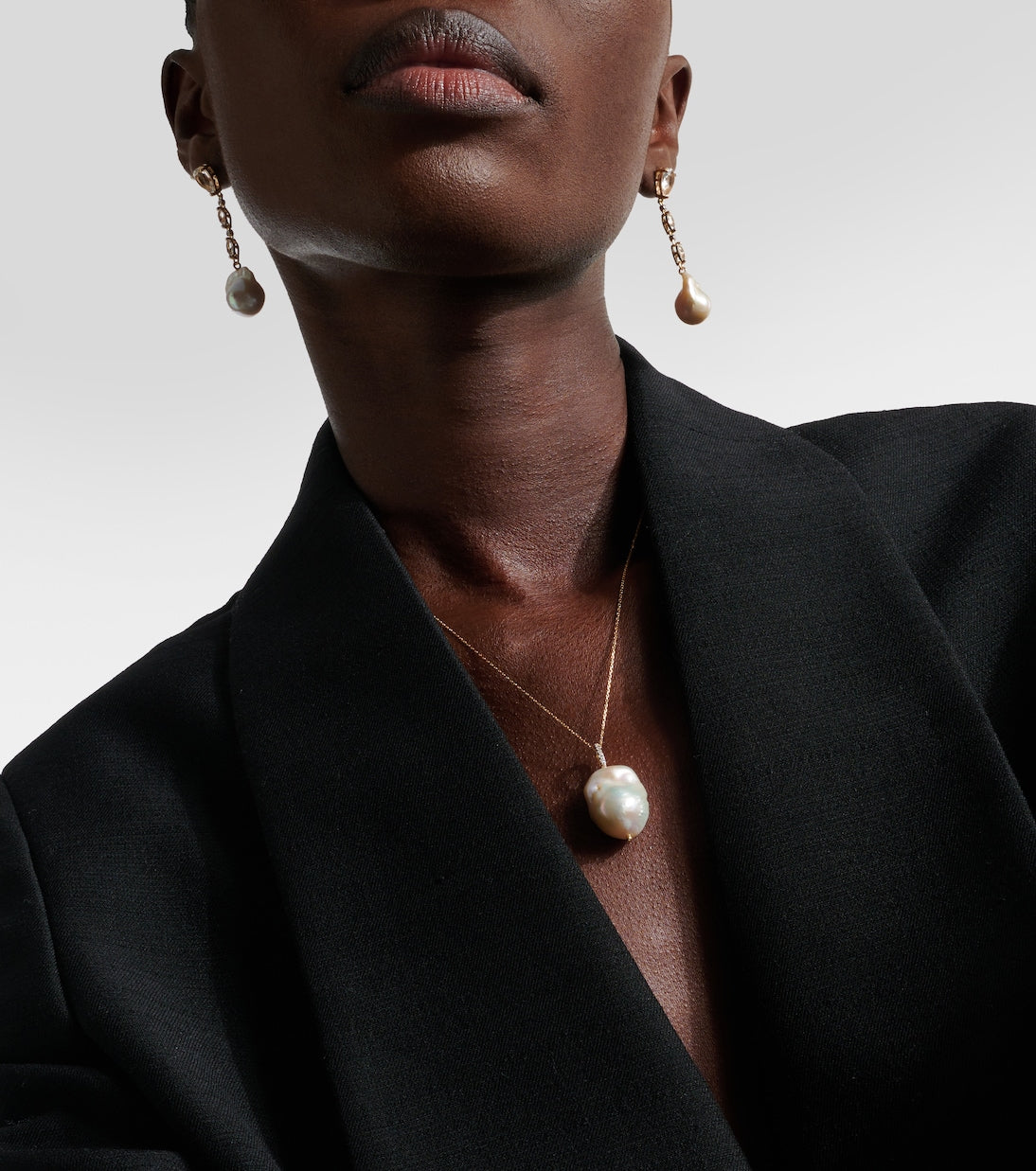 Mateo - 14kt gold necklace with Baroque pearl and diamonds