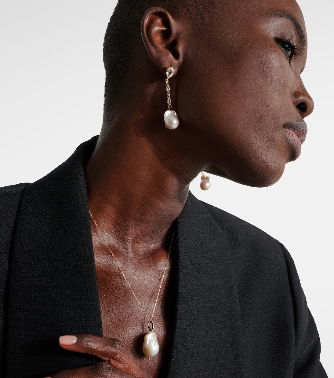 Mateo - 14kt gold necklace with Baroque pearl and diamonds