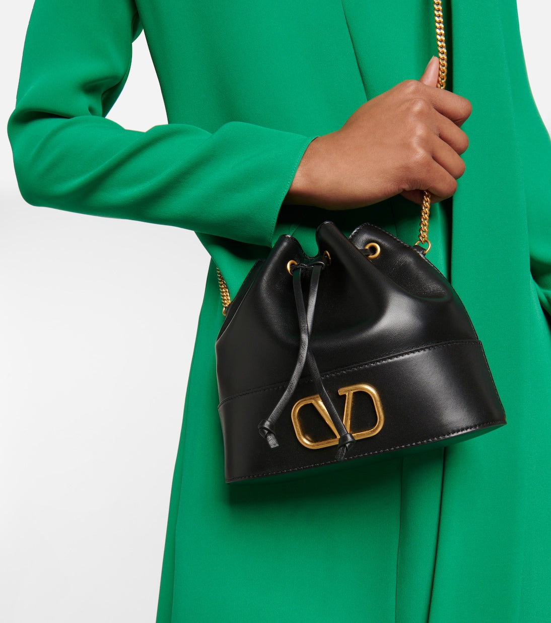 Valentino Garavani - VLogo Signature Small leather bucket bag