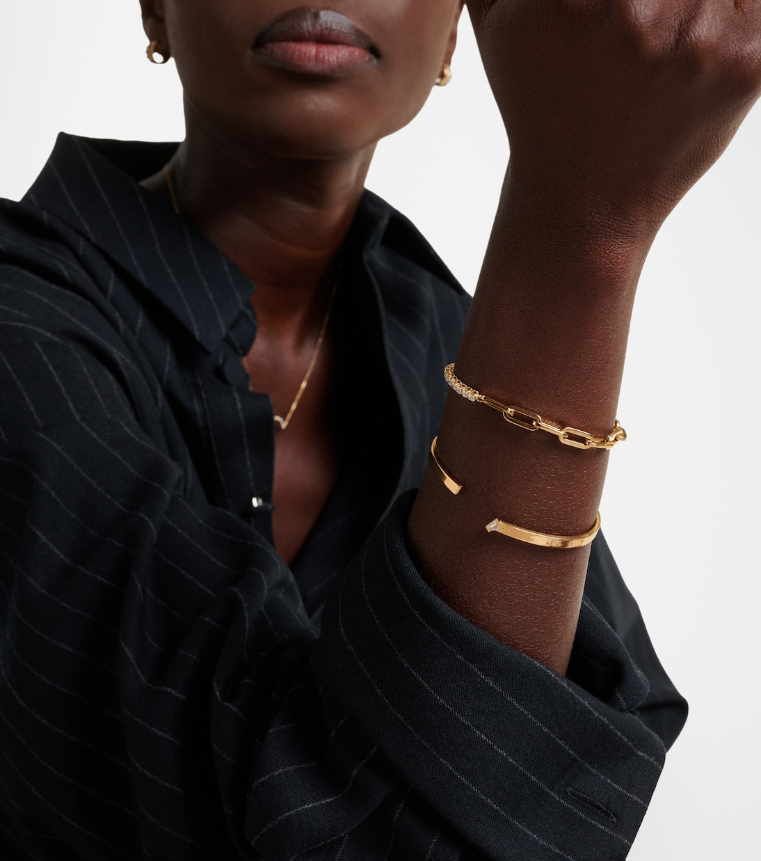 Bucherer Fine Jewellery - Medium 18kt gold bangle with diamonds