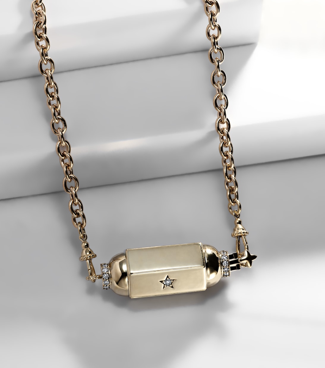 Marie Lichtenberg - Jumbo 18kt gold pendant necklace with diamonds