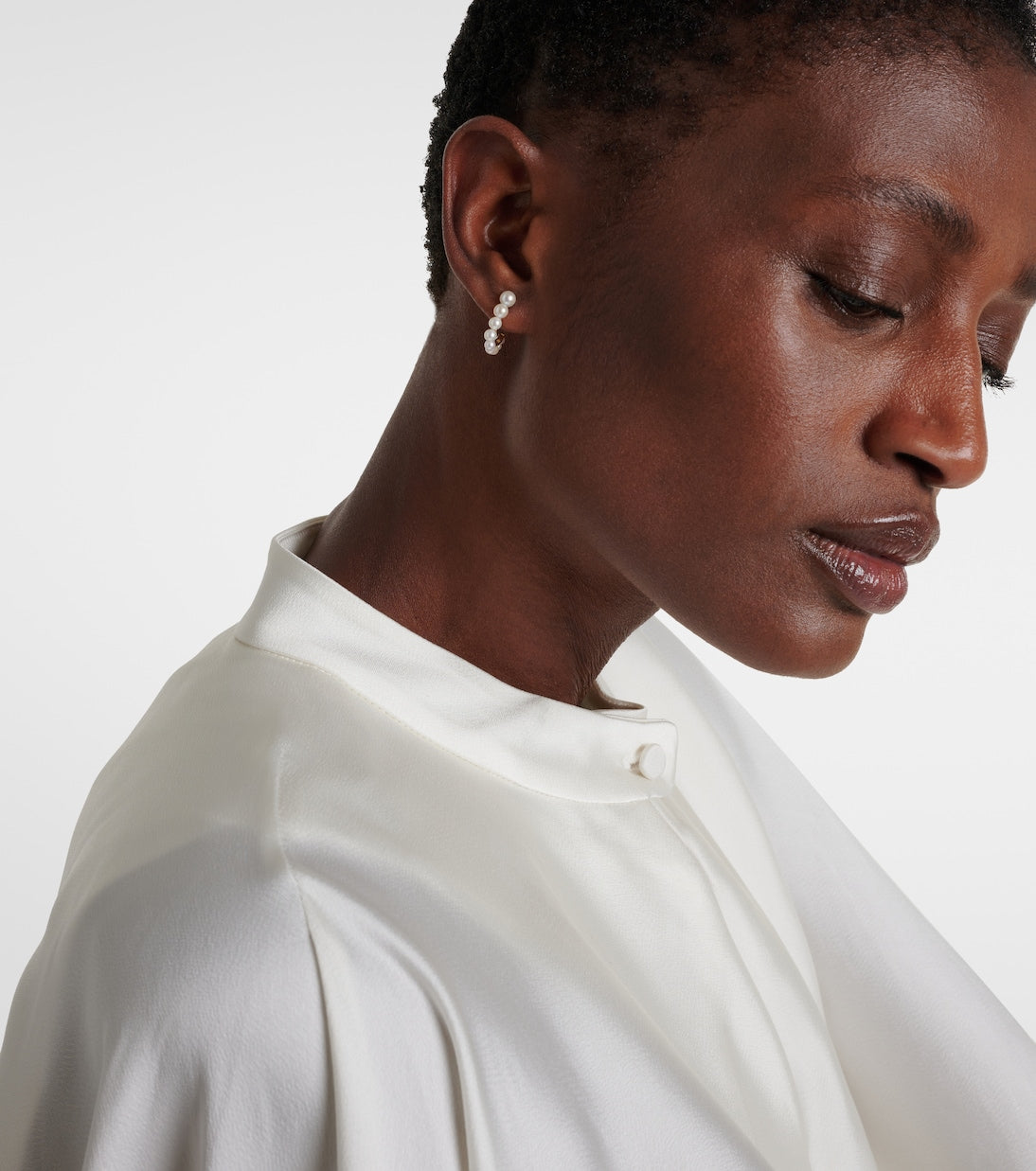 Sophie Bille Brahe - Petit Boucle de Perle 14kt gold hoop earring with freshwater pearls
