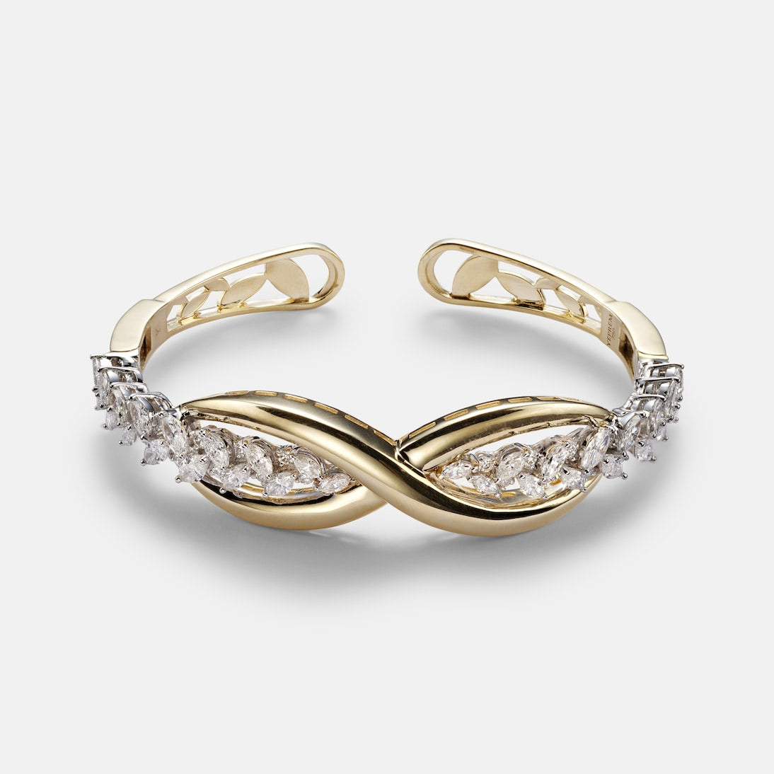 Yeprem - Golden Strada 18kt yellow and white gold bangle with diamonds