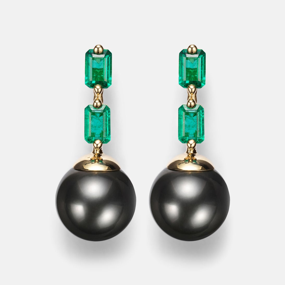 Suzanne Kalan - 18kt gold drop earrings with pearls and emeralds