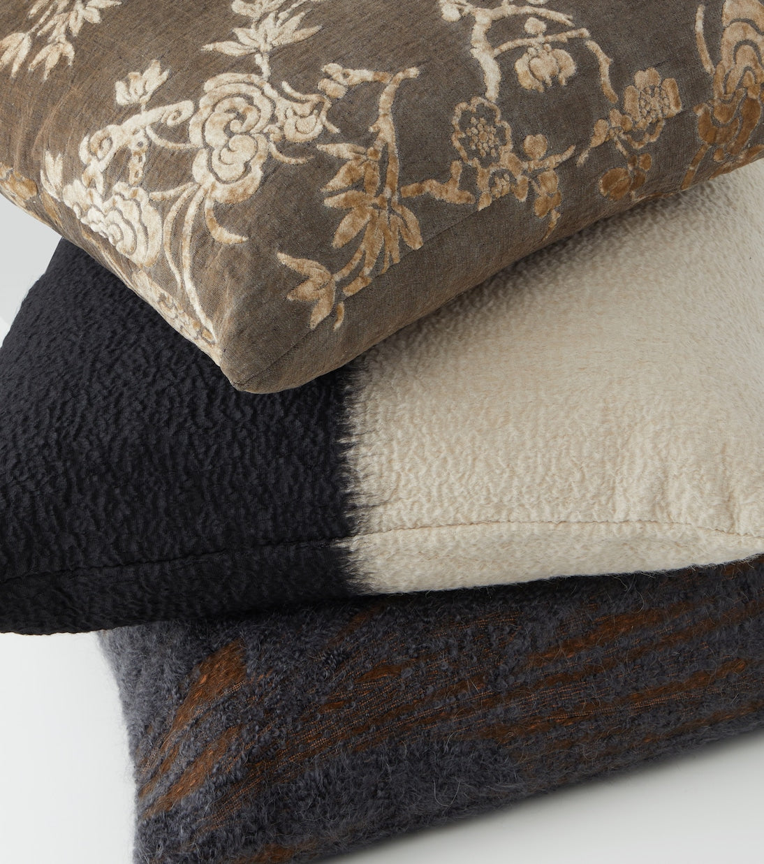 The House of Lyria - Angaria wool-blend cushion