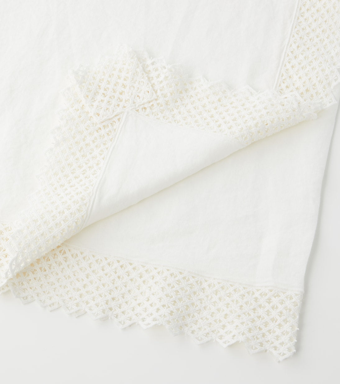 Once Milano - Macramé linen tablecloth