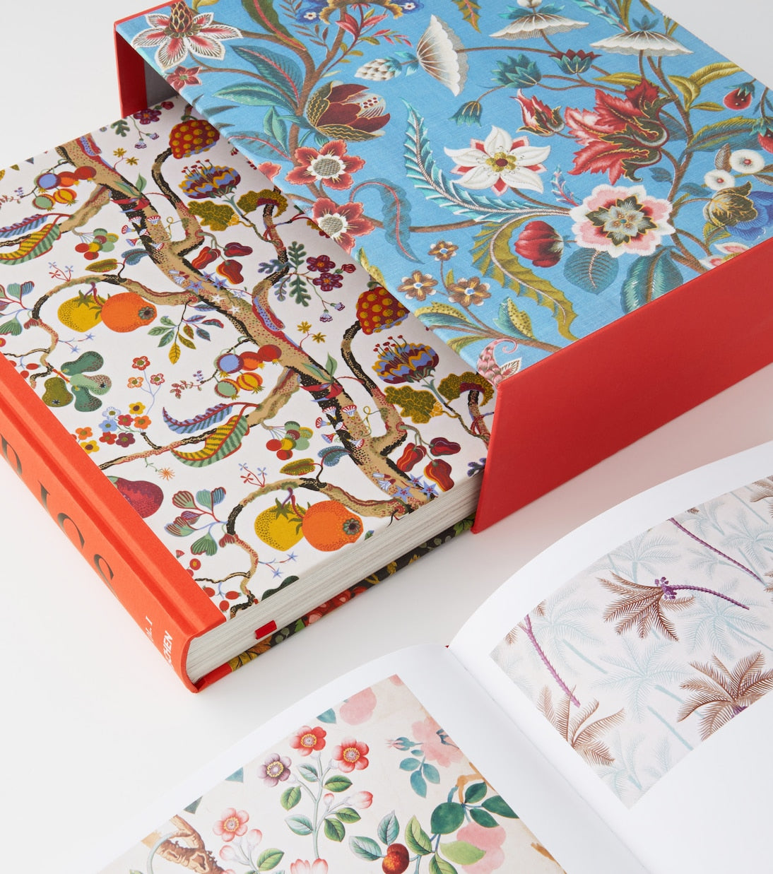 Taschen - The Book of Printed Fabrics. From the 16th century until today set of 2 books
