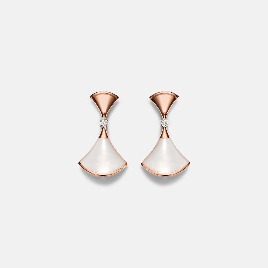 Bvlgari - Diva's Dream 18kt rose gold drop earrings with diamonds and mother-of-pearl