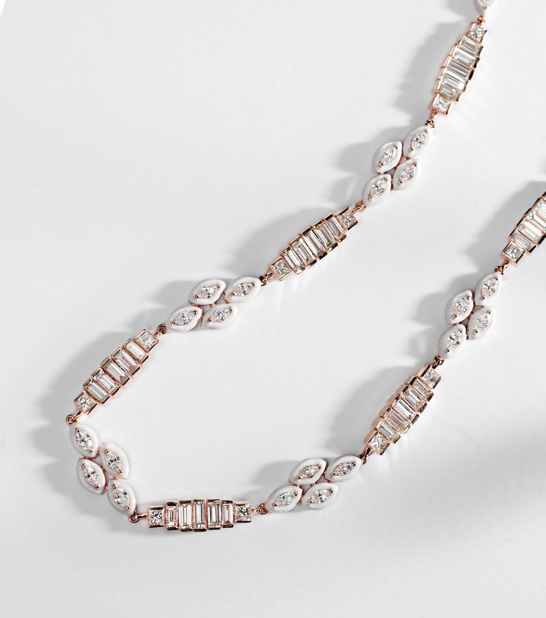 Kamyen - 18kt gold choker with diamonds