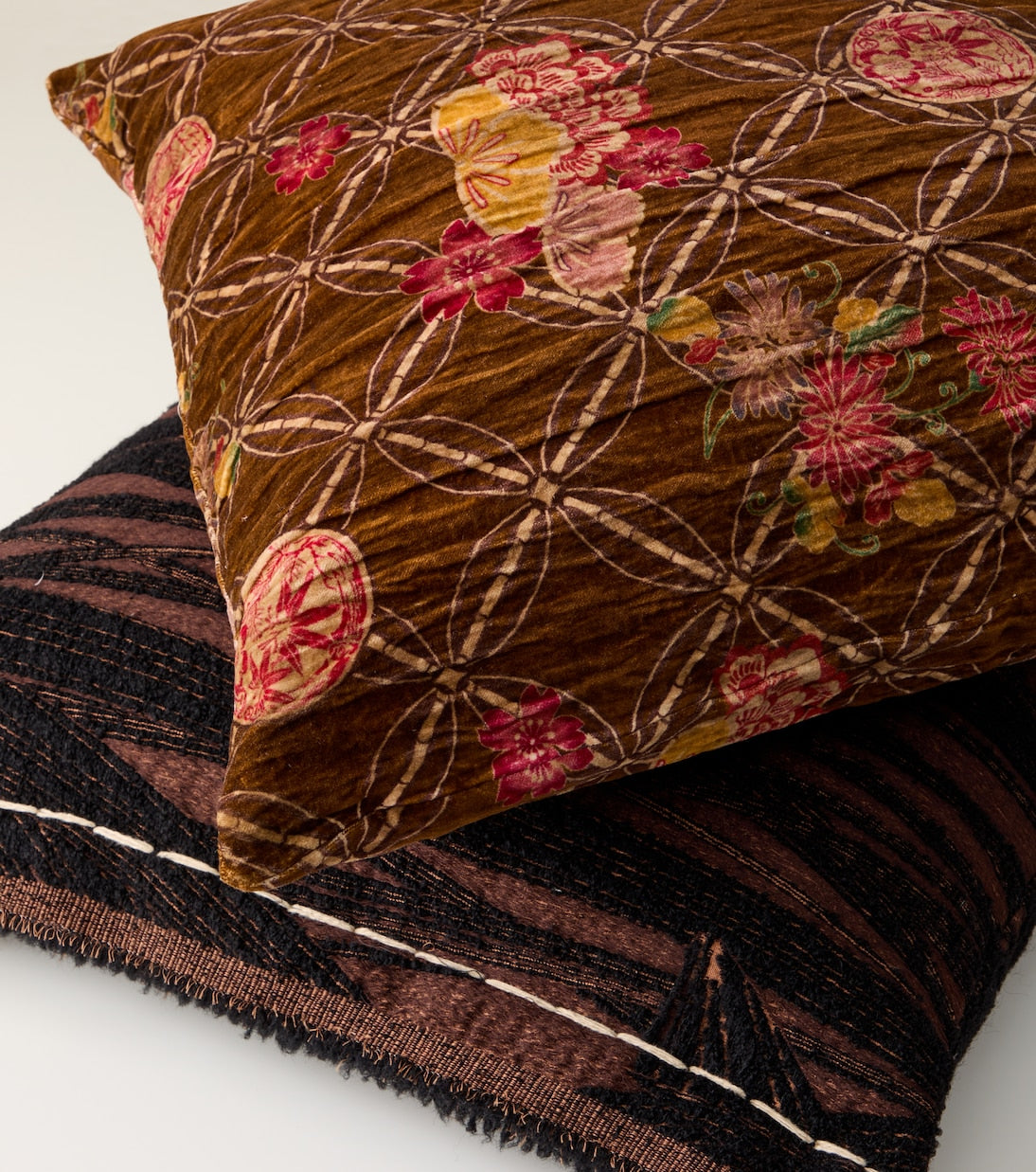 The House of Lyria - Sainfoin floral cotton cushion