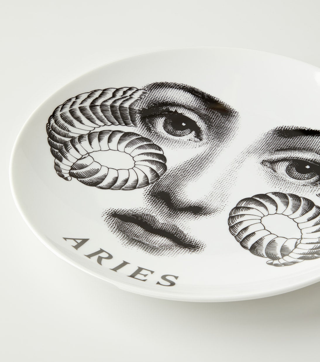 Fornasetti - Tema e Variazioni N.348 Aries wall plate