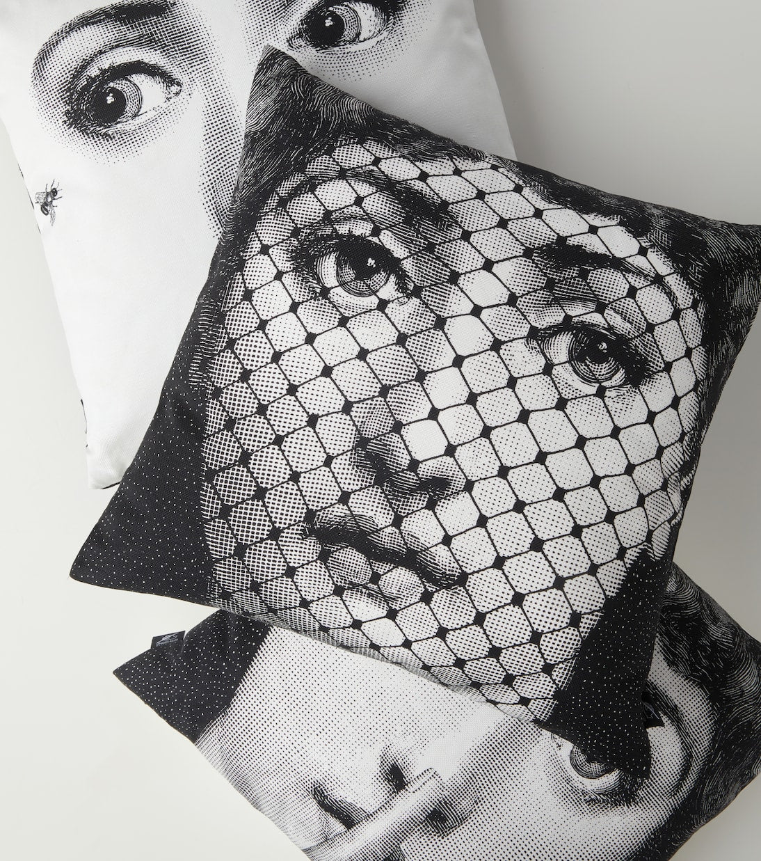 Fornasetti - Tema E Variazioni Ape cushion
