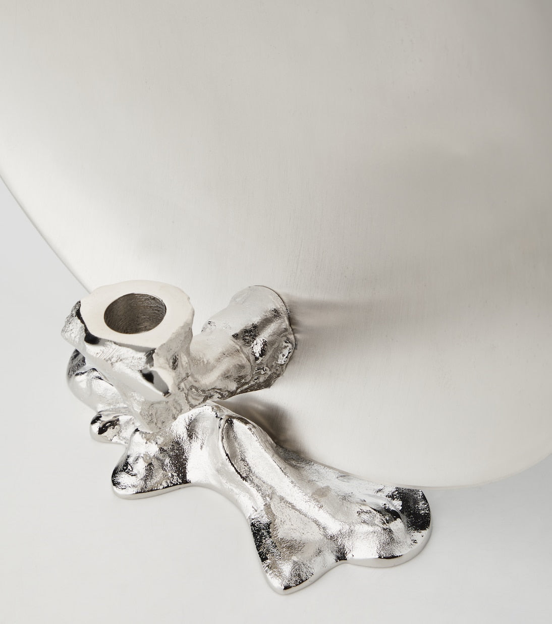 Polspotten - Spherical Drip candle holder by Pascal Smelik