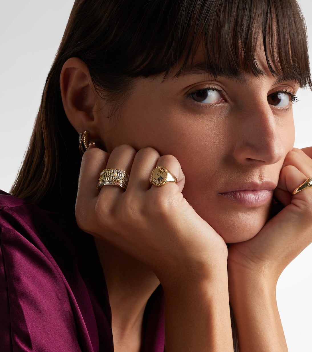 Yvonne Léon - 24 Heures 9kt gold ring with gemstones