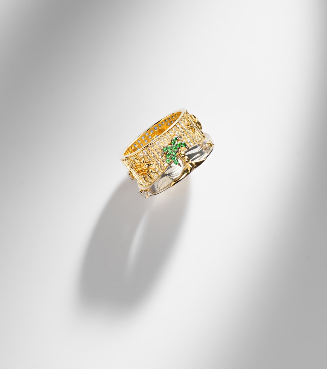 Yvonne Léon - 24 Heures 9kt gold ring with gemstones