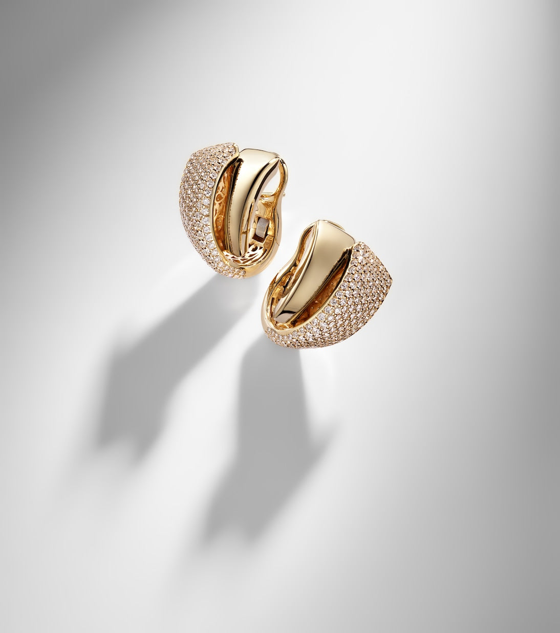 Engelbert - Divino 18kt gold earrings with diamonds