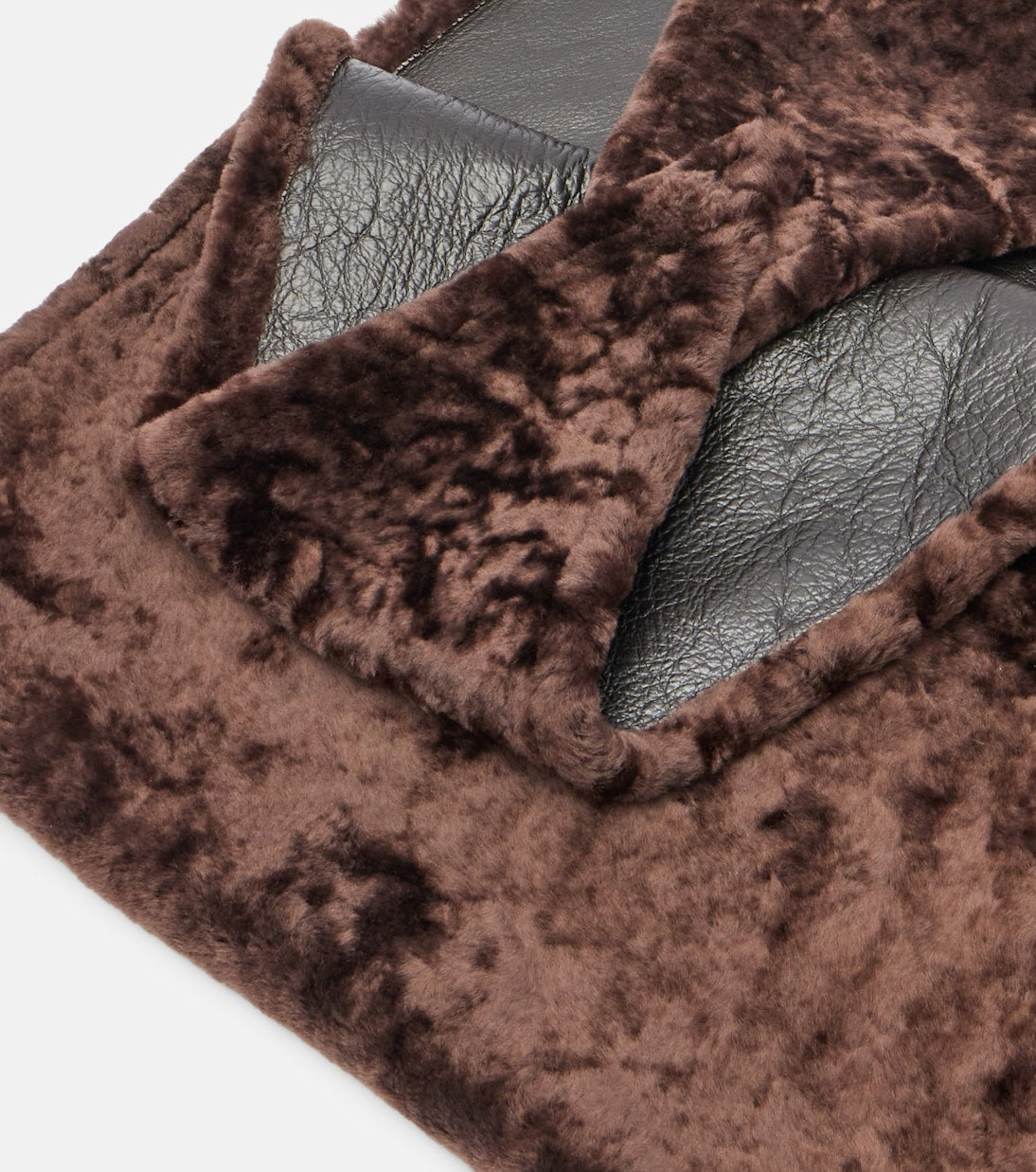 Nour Hammour - Shearling scarf