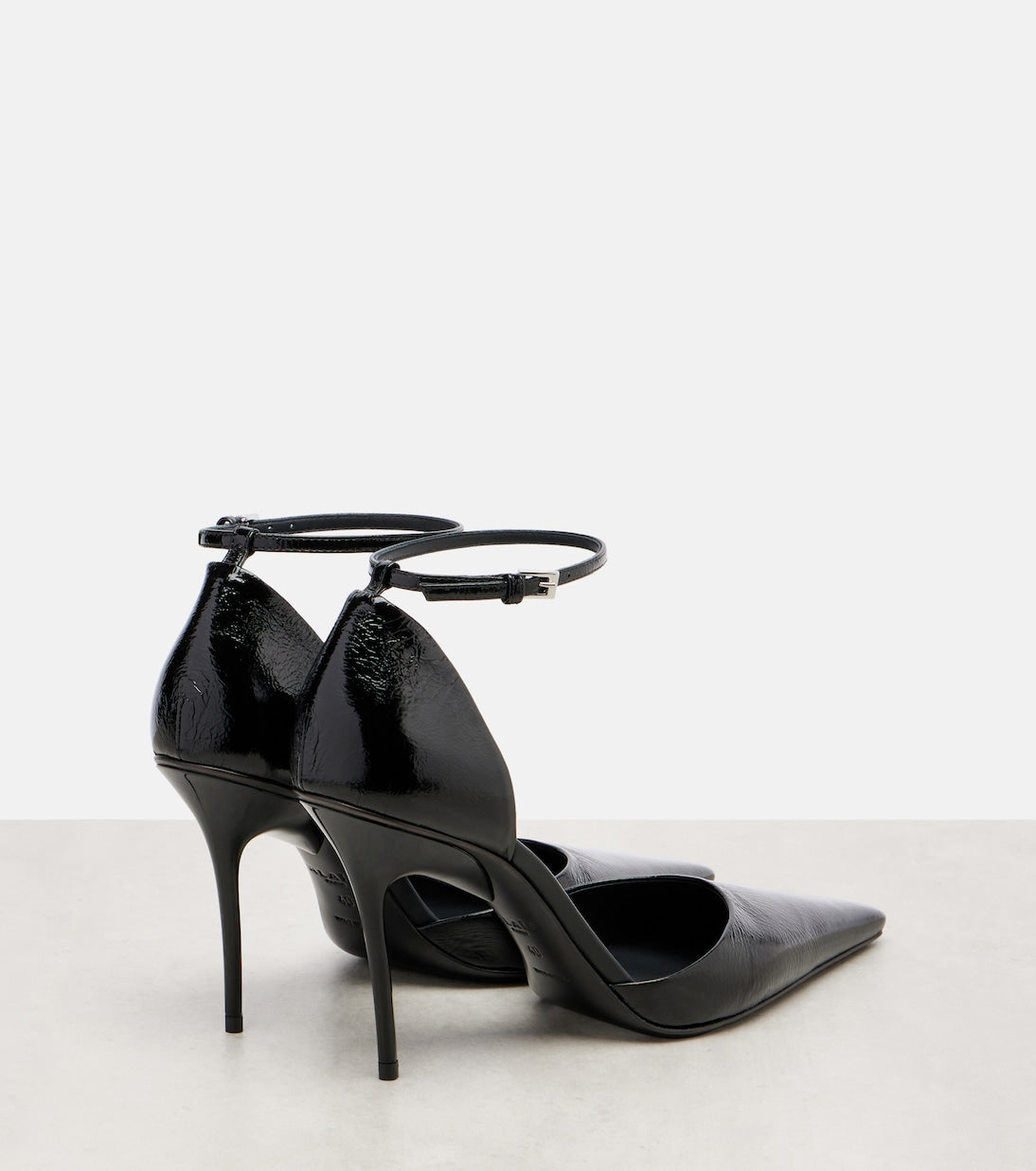 Alaïa - D'Orsay 90 patent leather pumps