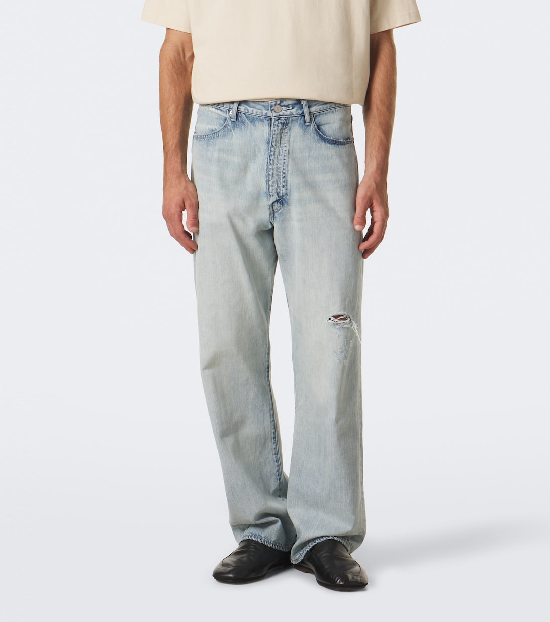 Auralee - Distressed straight jeans