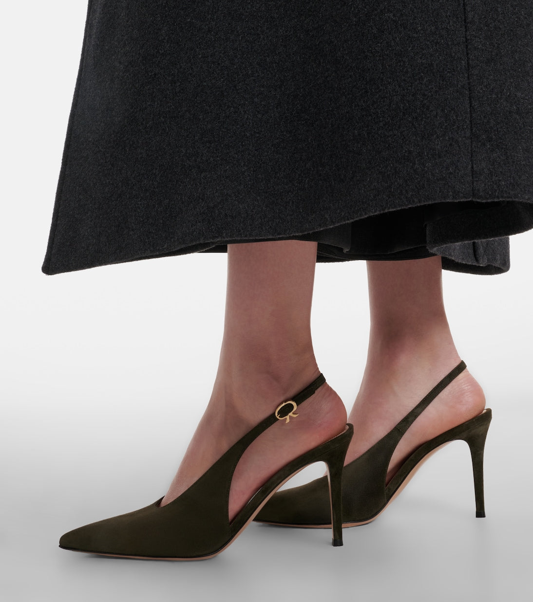 Gianvito Rossi - Robbie suede slingback pumps