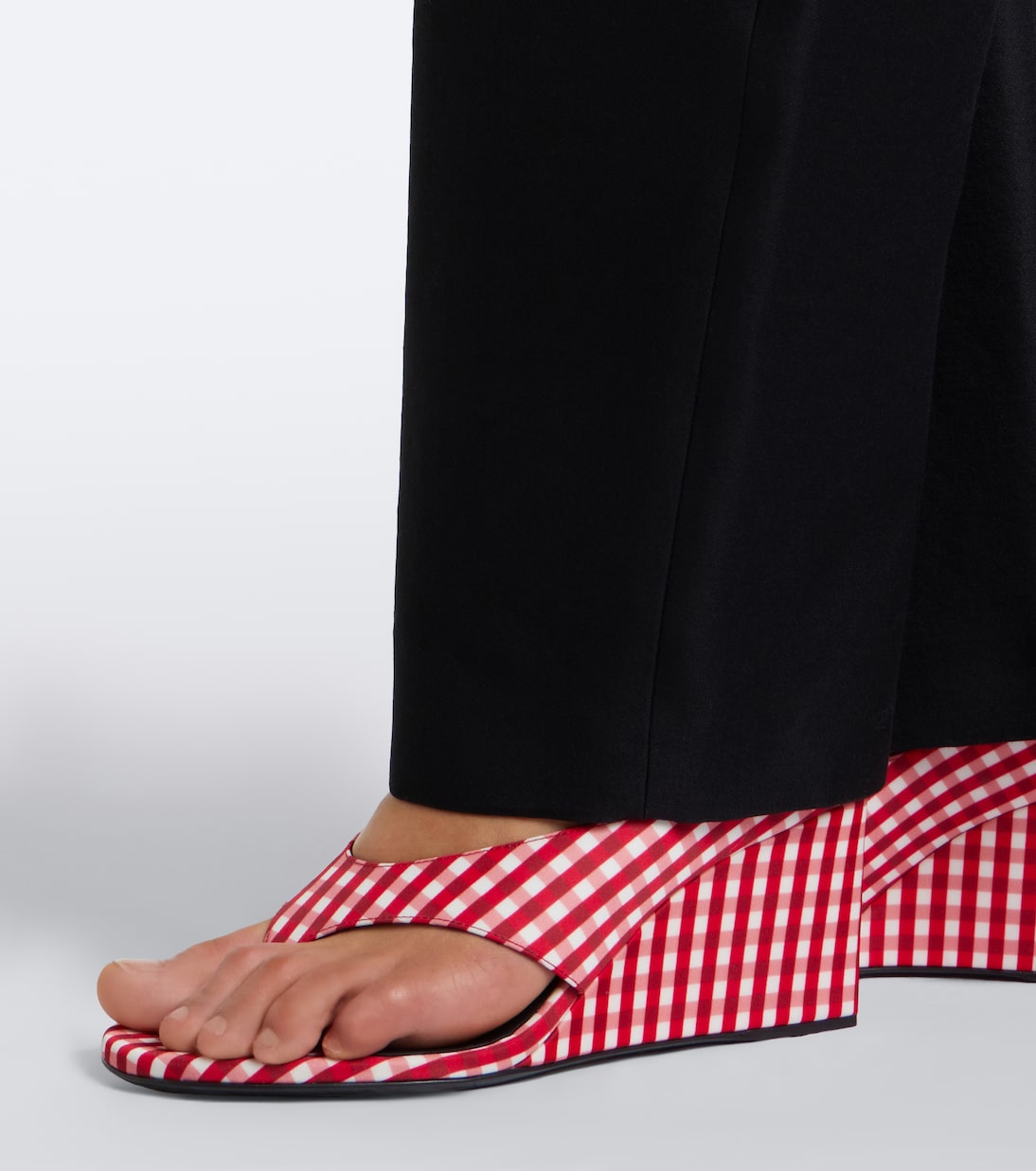 Alaïa - Cube gingham wedge thong sandals