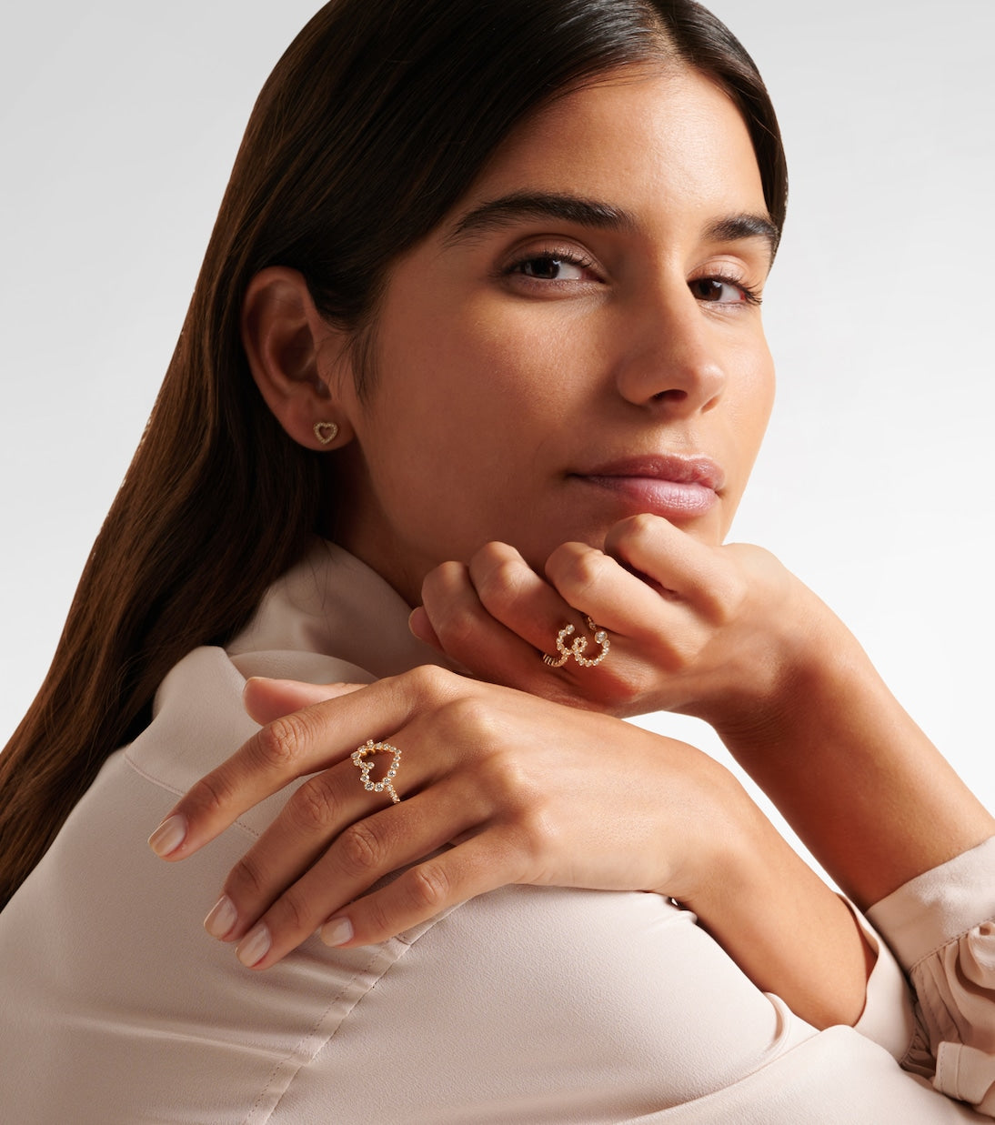 Sophie Bille Brahe - Ensemble Coeur 18kt gold signet ring with diamonds