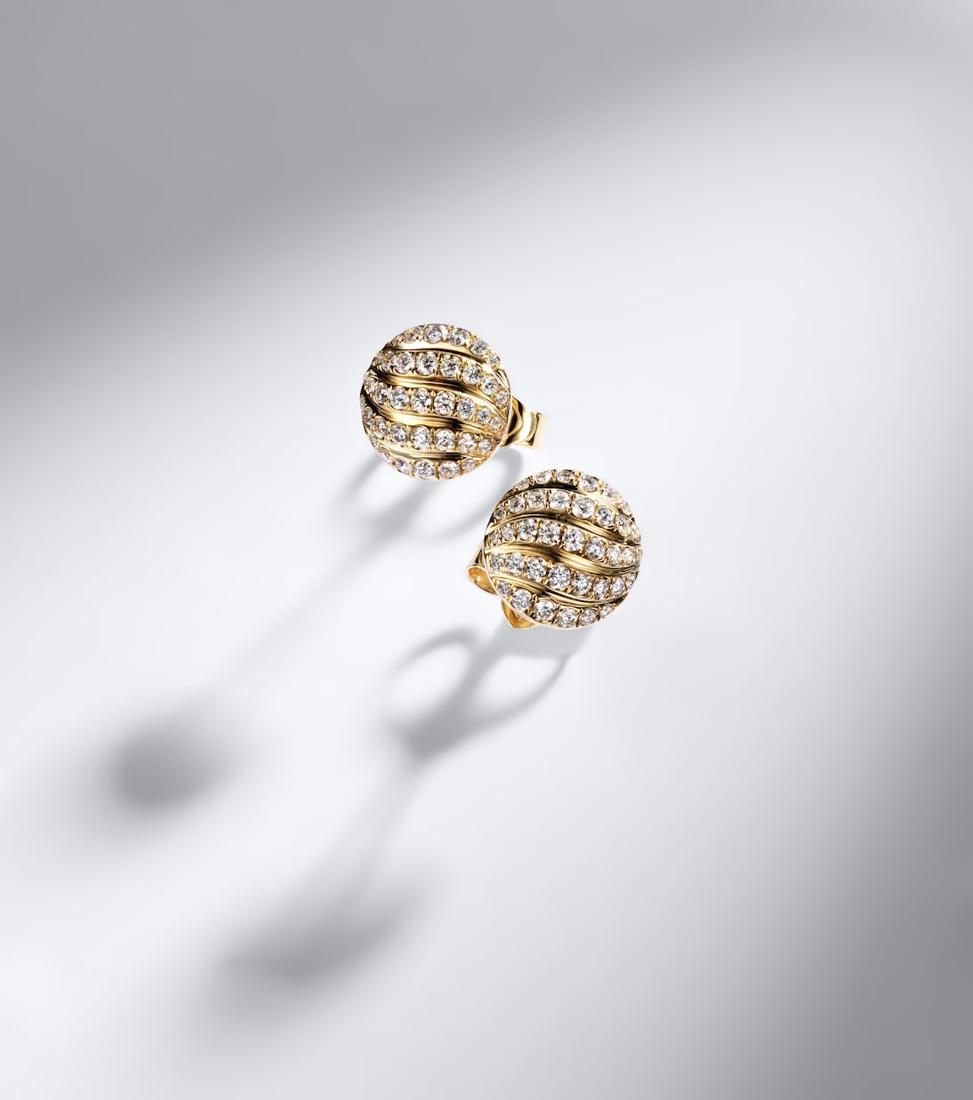 David Yurman - Sculpted Cable 18kt gold earrings with diamonds