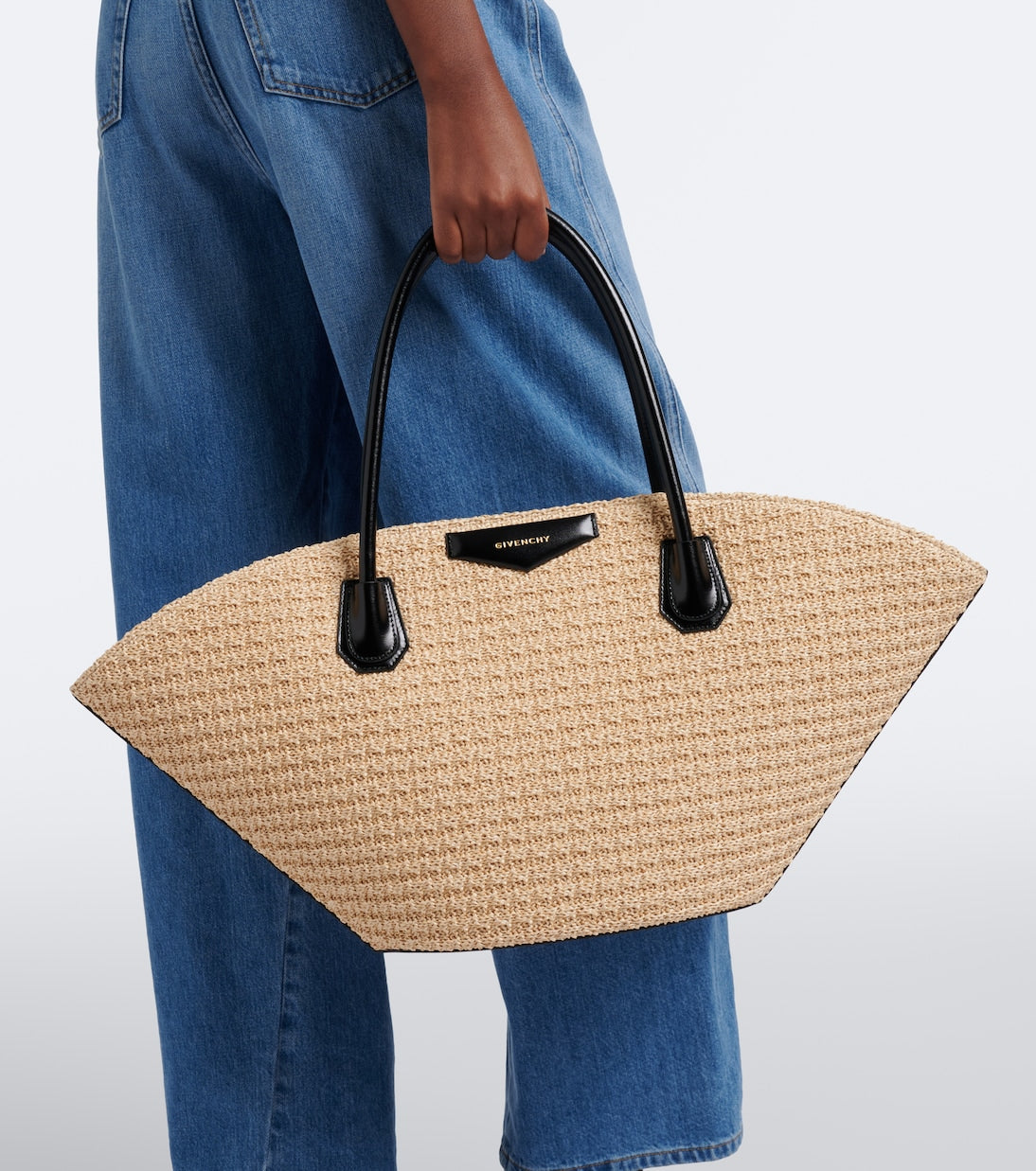 Givenchy - Antigona Small raffia-effect basket bag