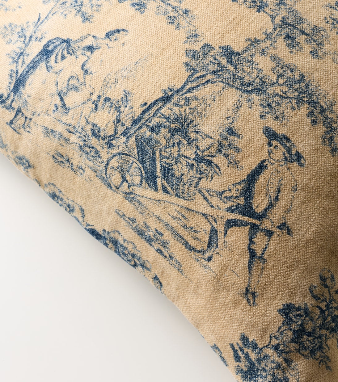 The House of Lyria - Glafira linen cushion