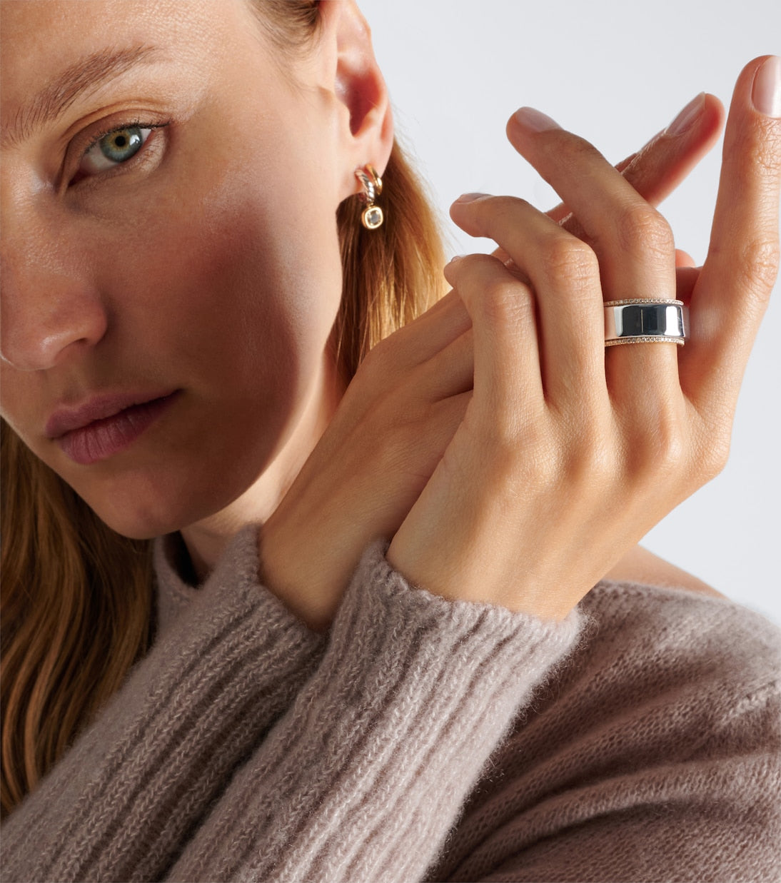 Suzanne Kalan - Mini 18kt gold tech ring jackets with diamonds