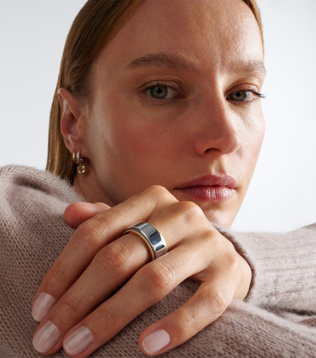 Suzanne Kalan - Mini 18kt gold tech ring jackets with diamonds