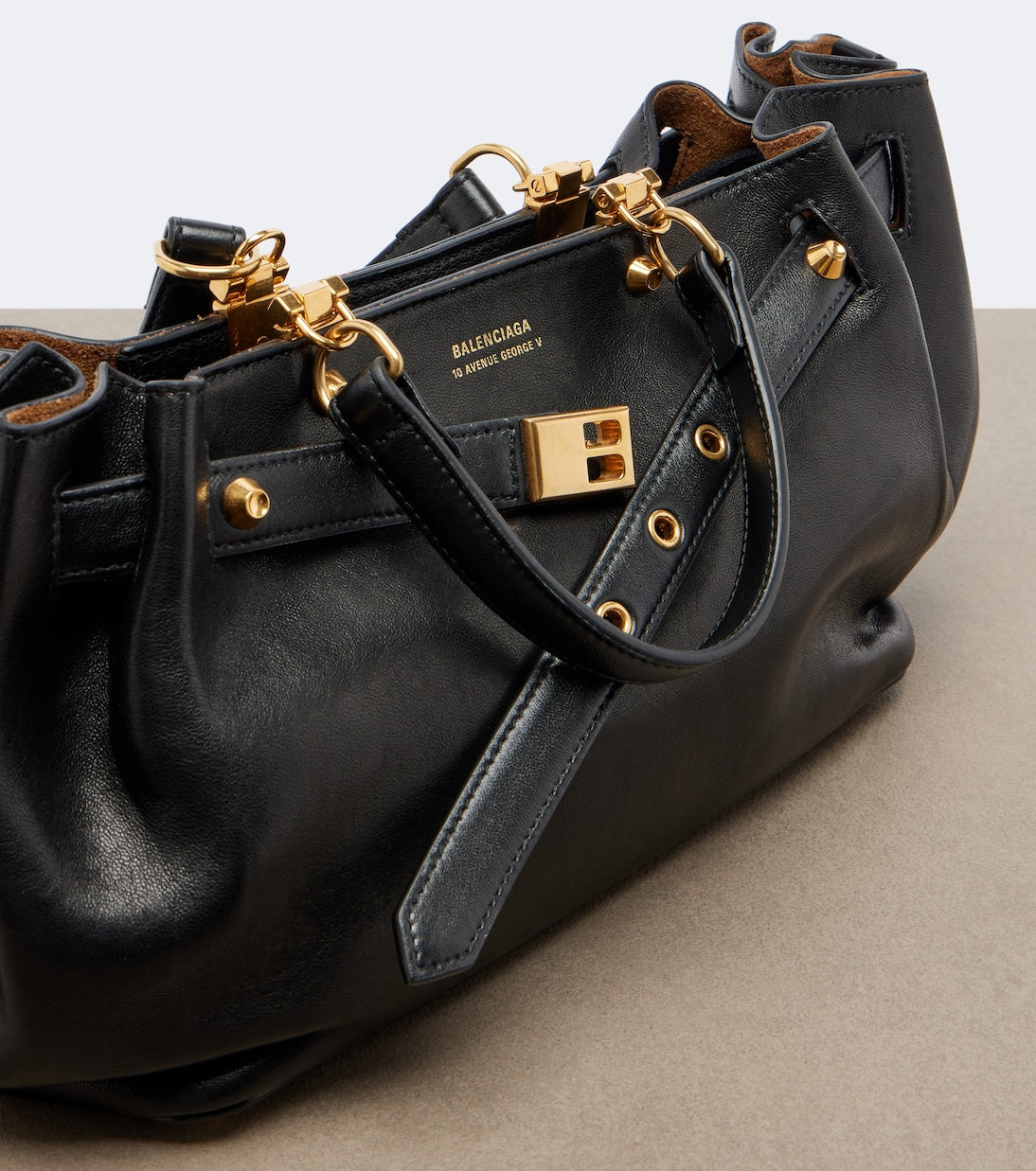 Balenciaga - Fan Small leather top-handle bag