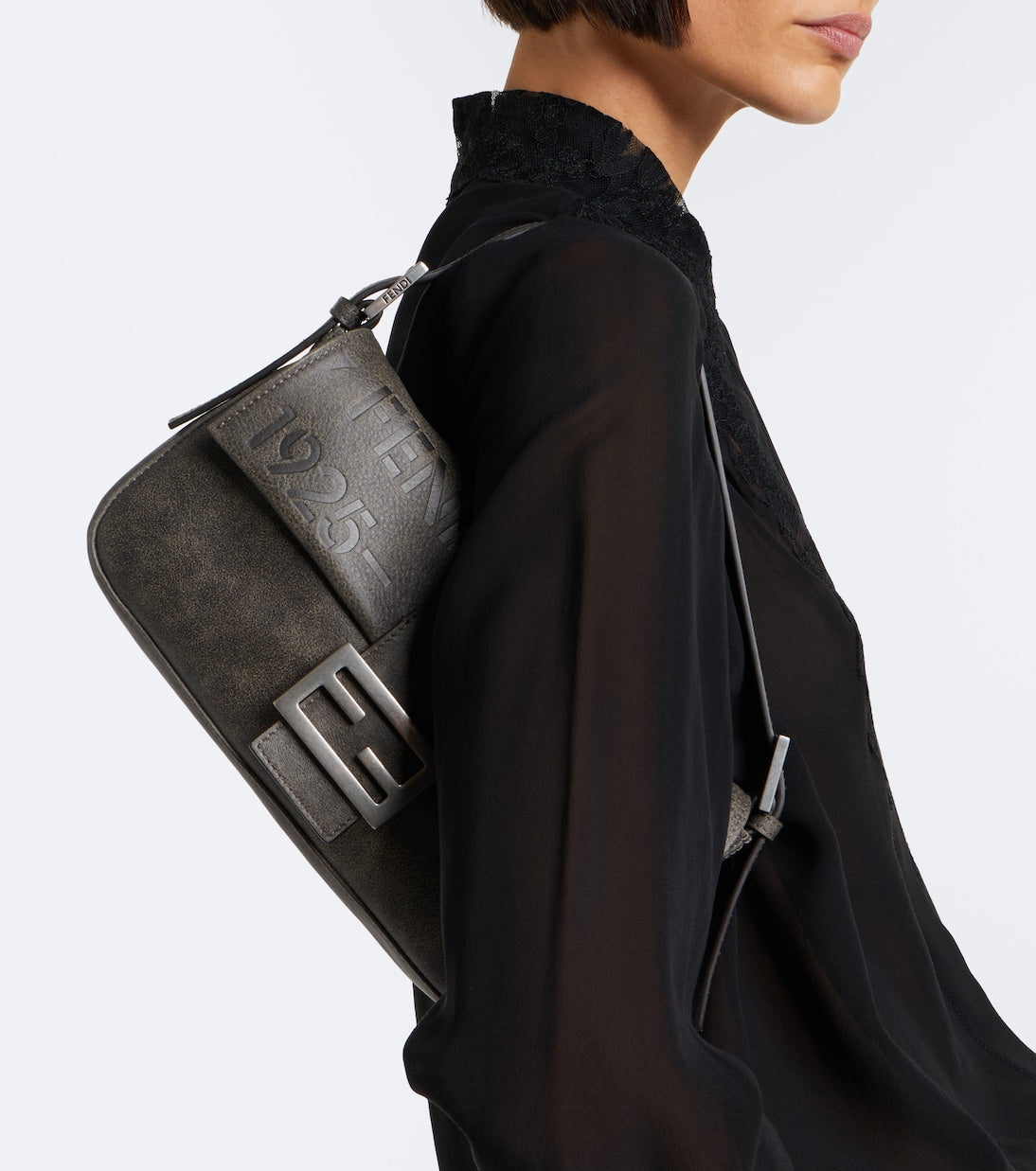 Fendi - Baguette® 26424 leather shoulder bag