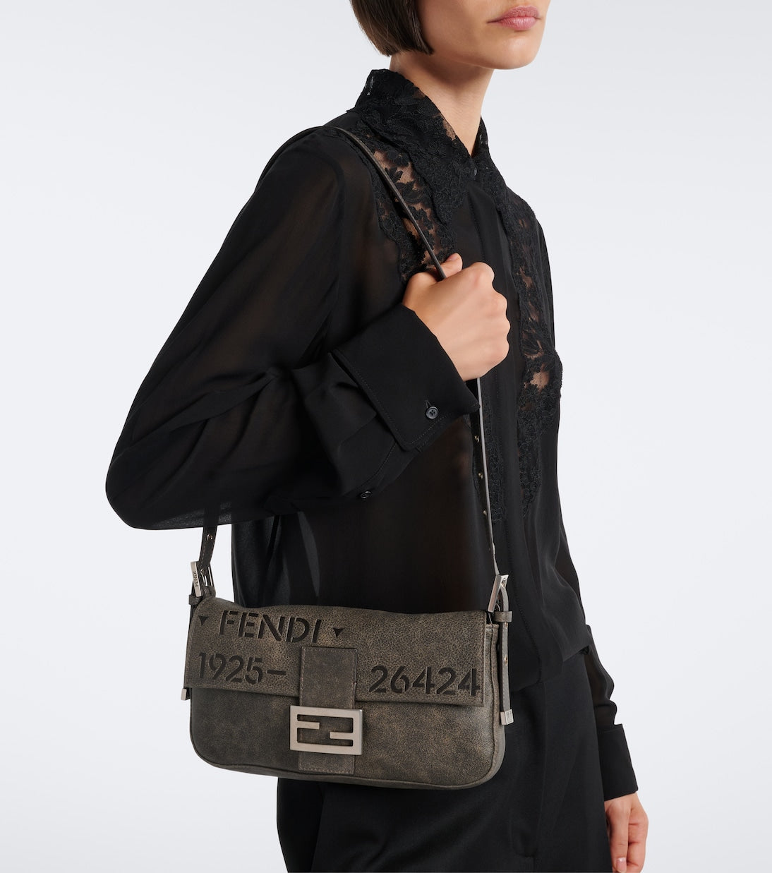 Fendi - Baguette® 26424 leather shoulder bag