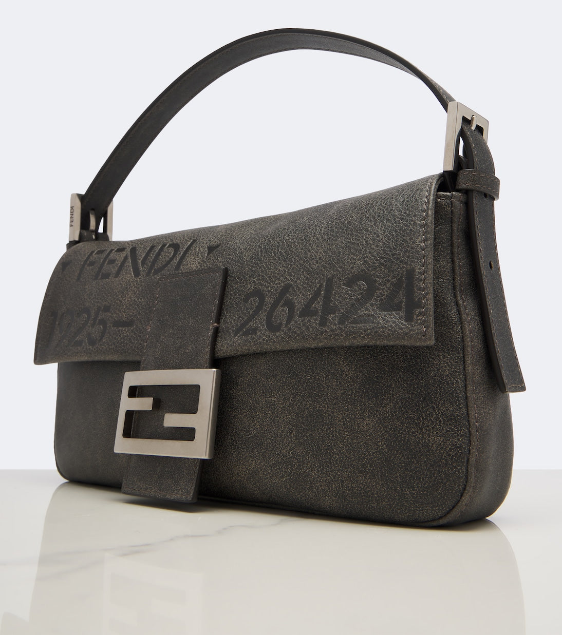 Fendi - Baguette® 26424 leather shoulder bag