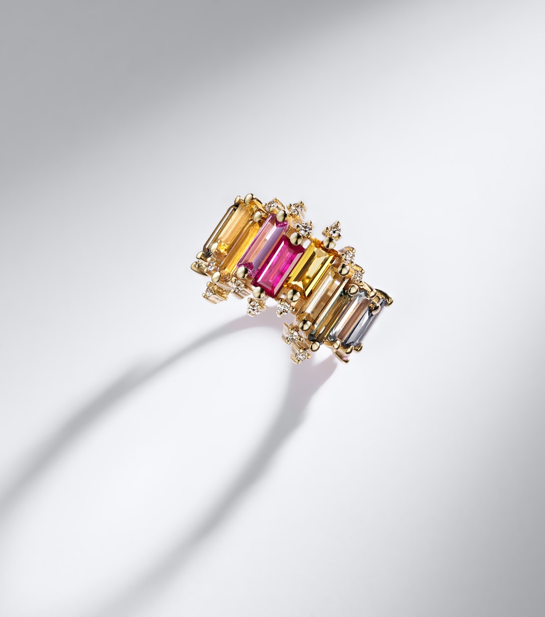 Suzanne Kalan - 18kt gold ring with sapphires and diamonds