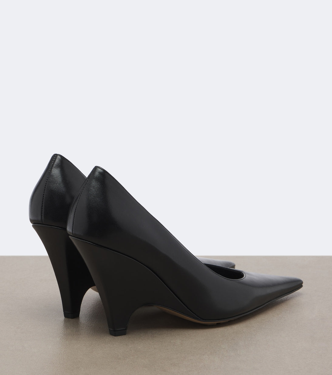 Bottega Veneta - Adut leather pumps