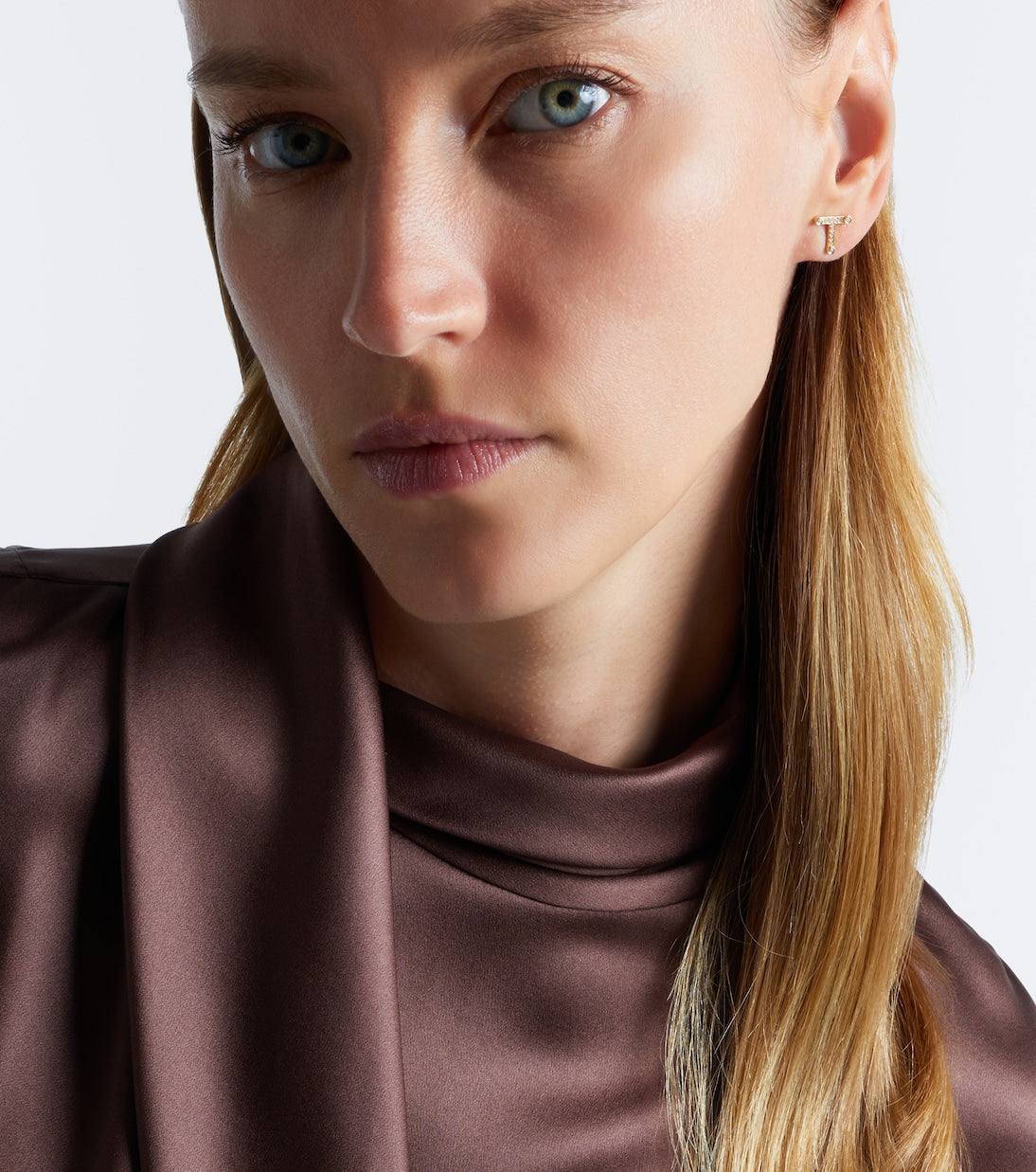 Sophie Bille Brahe - Initial Petite T 18kt gold single earring with diamonds