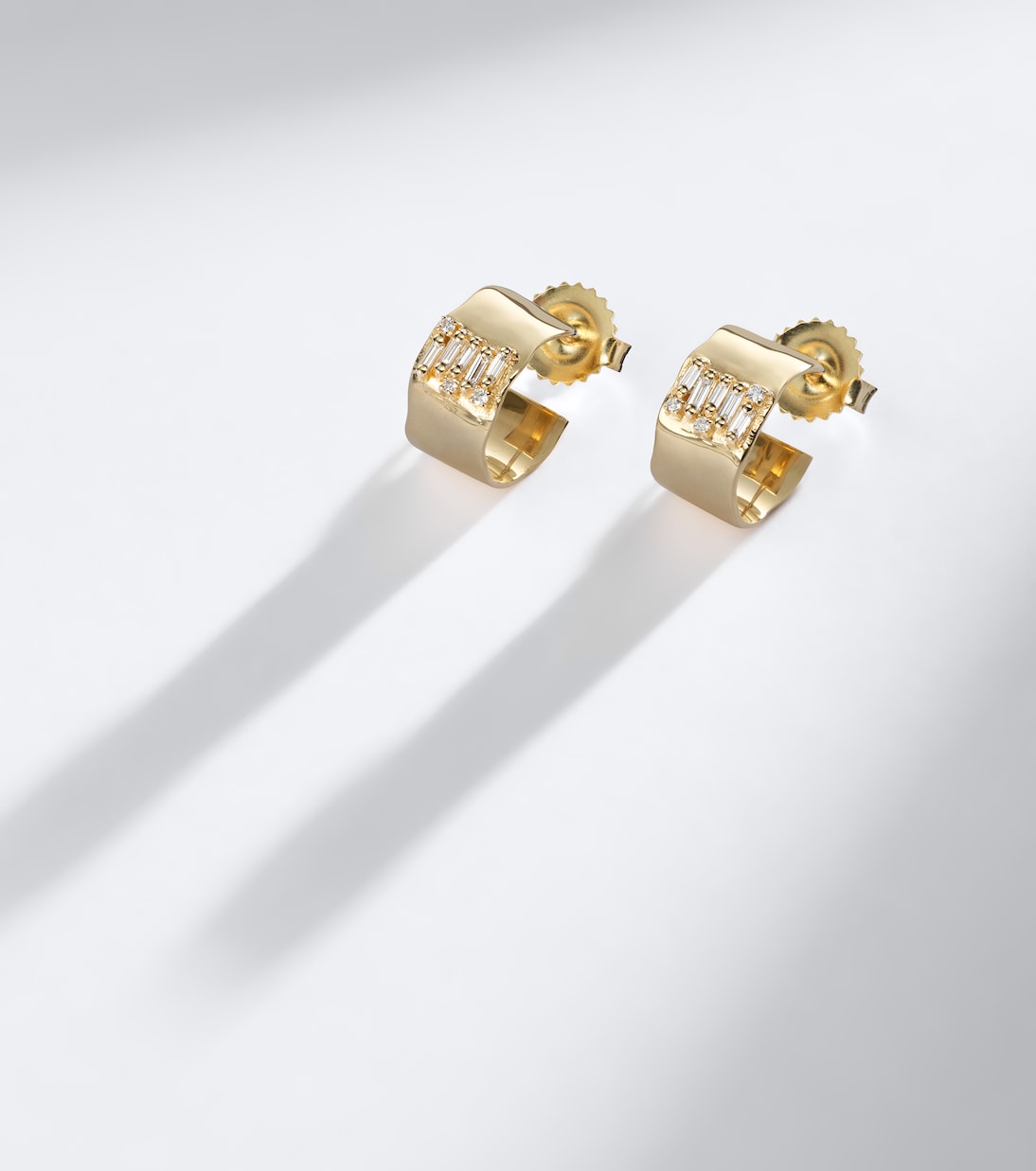 Suzanne Kalan - Mini 18kt gold hoop earrings with diamonds