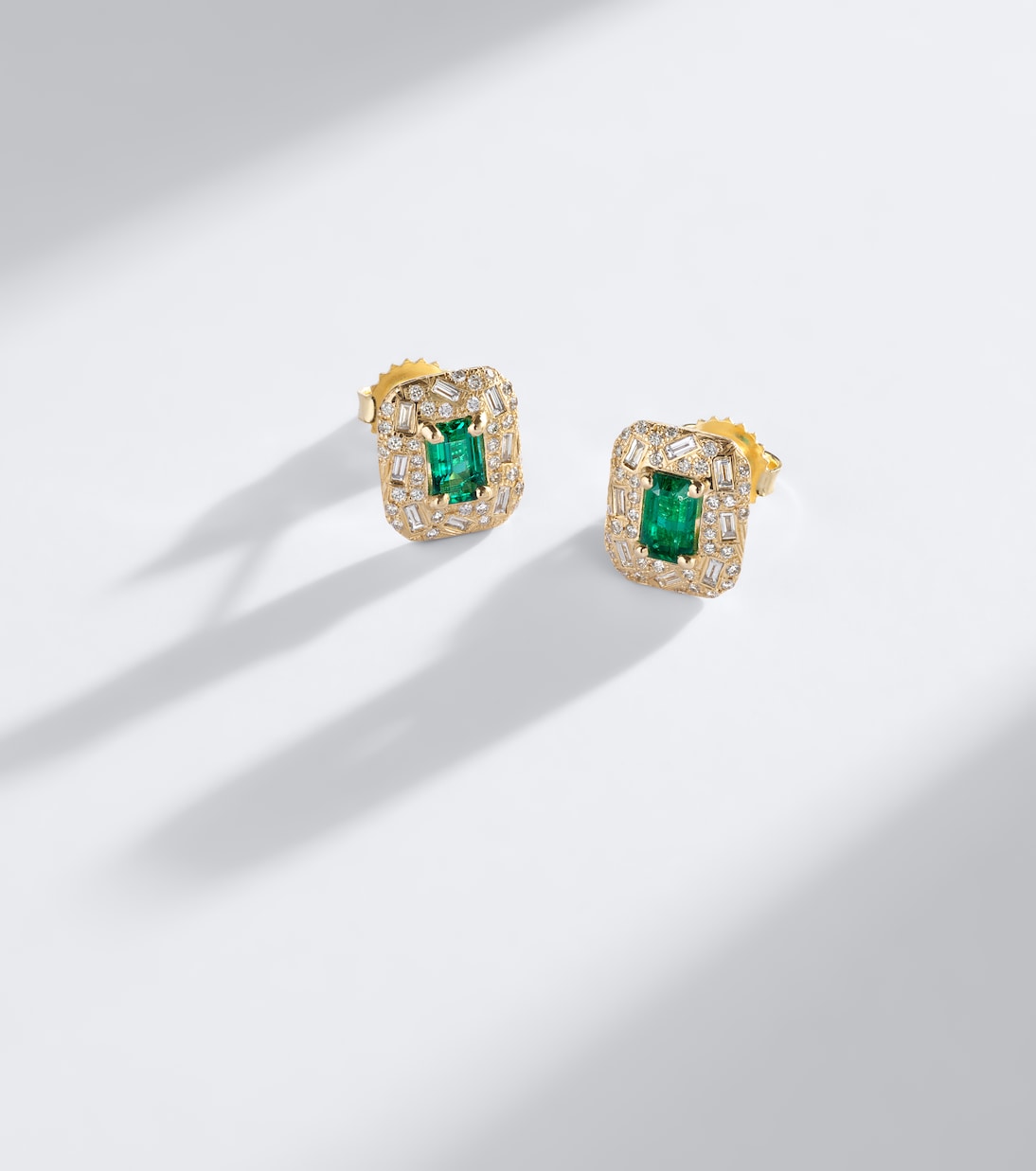 Suzanne Kalan - Halo Portrait 18kt gold earrings with diamonds and emeralds