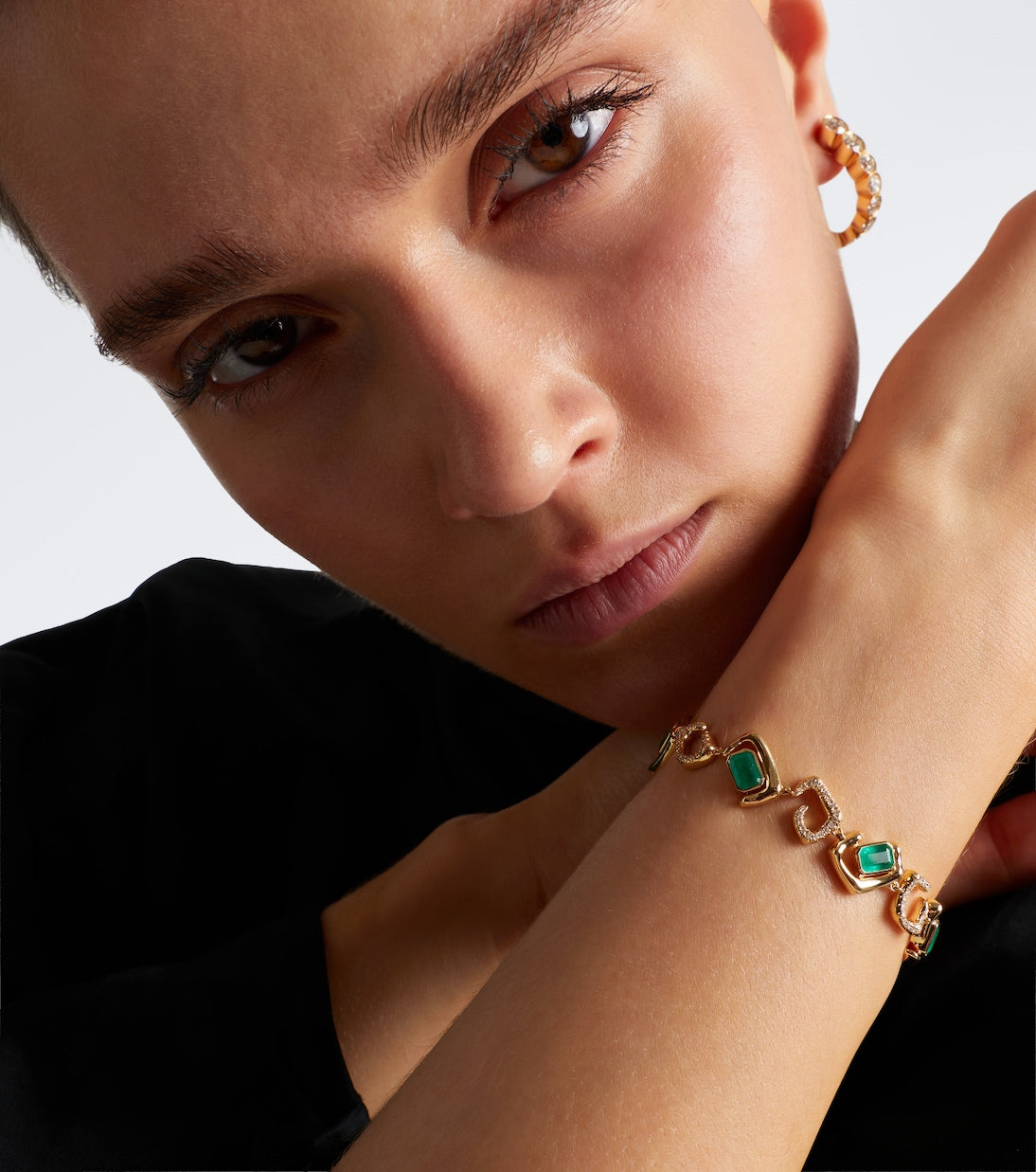 Shay Jewelry - 18kt gold bracelet with emeralds and diamonds