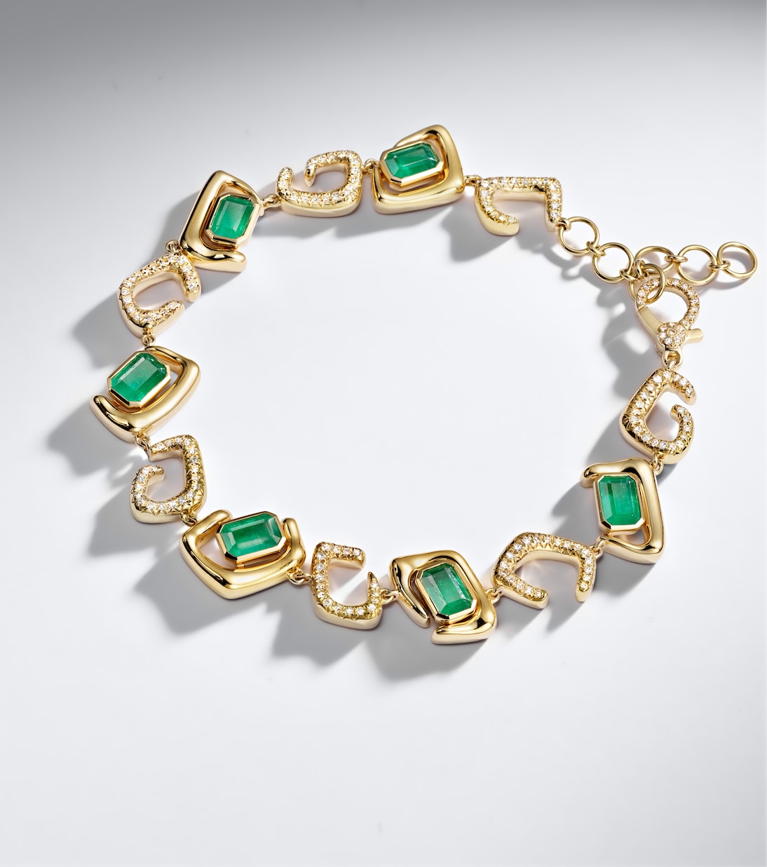 Shay Jewelry - 18kt gold bracelet with emeralds and diamonds