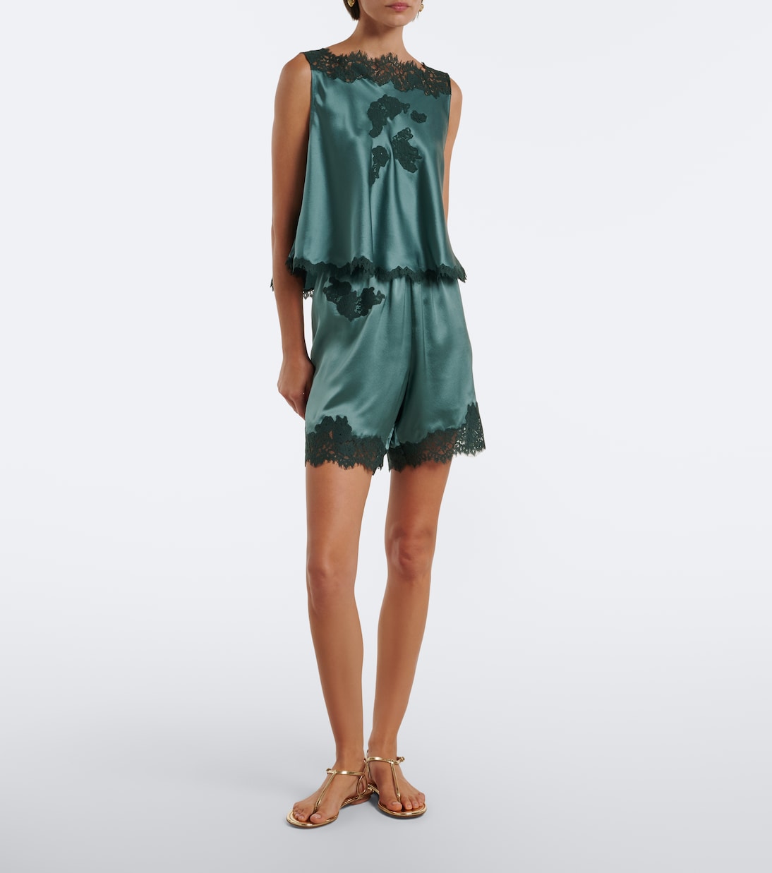 Dôen - Irsa lace-trimmed silk satin shorts