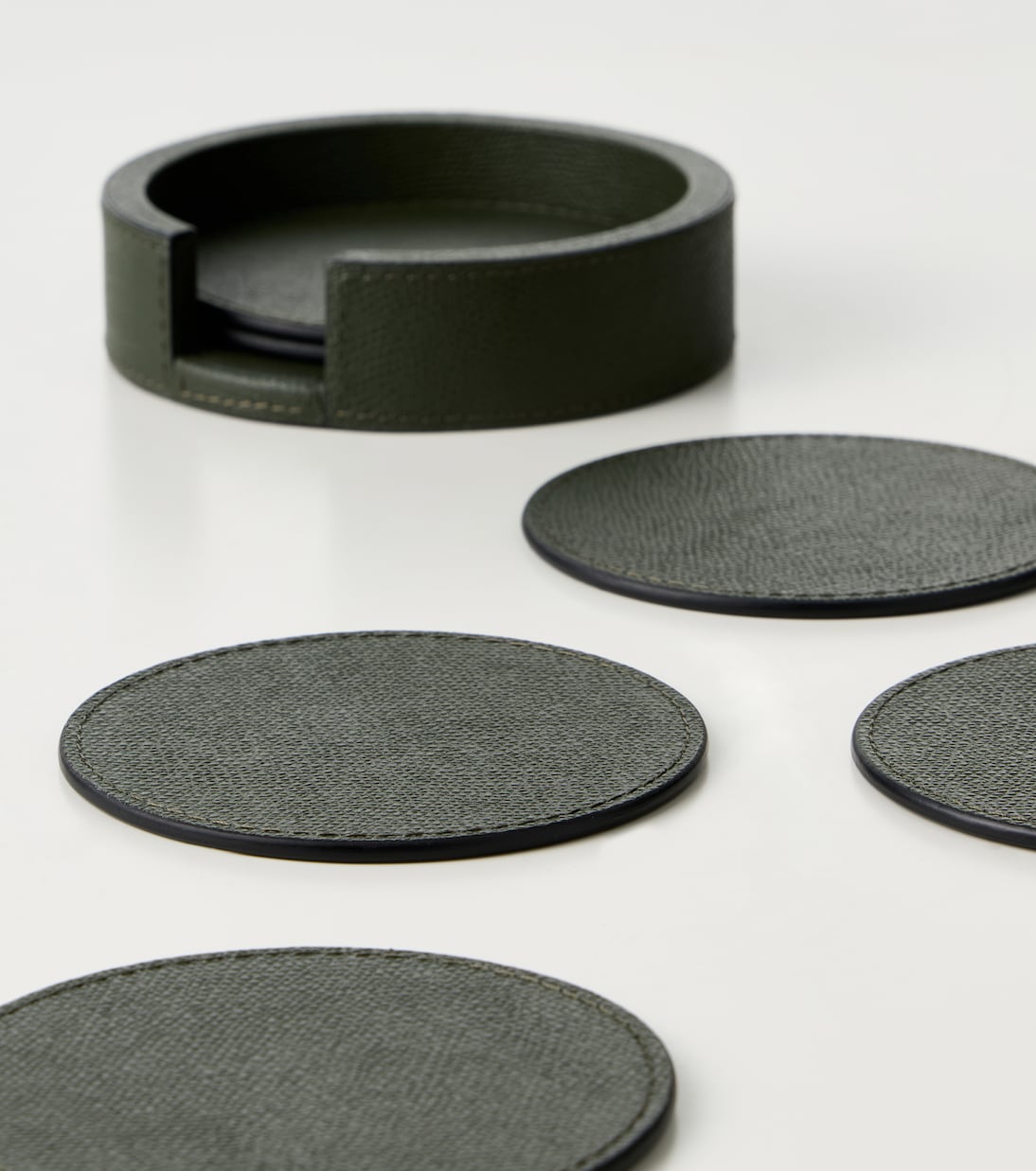 Giobagnara - Set of 6 leather coasters