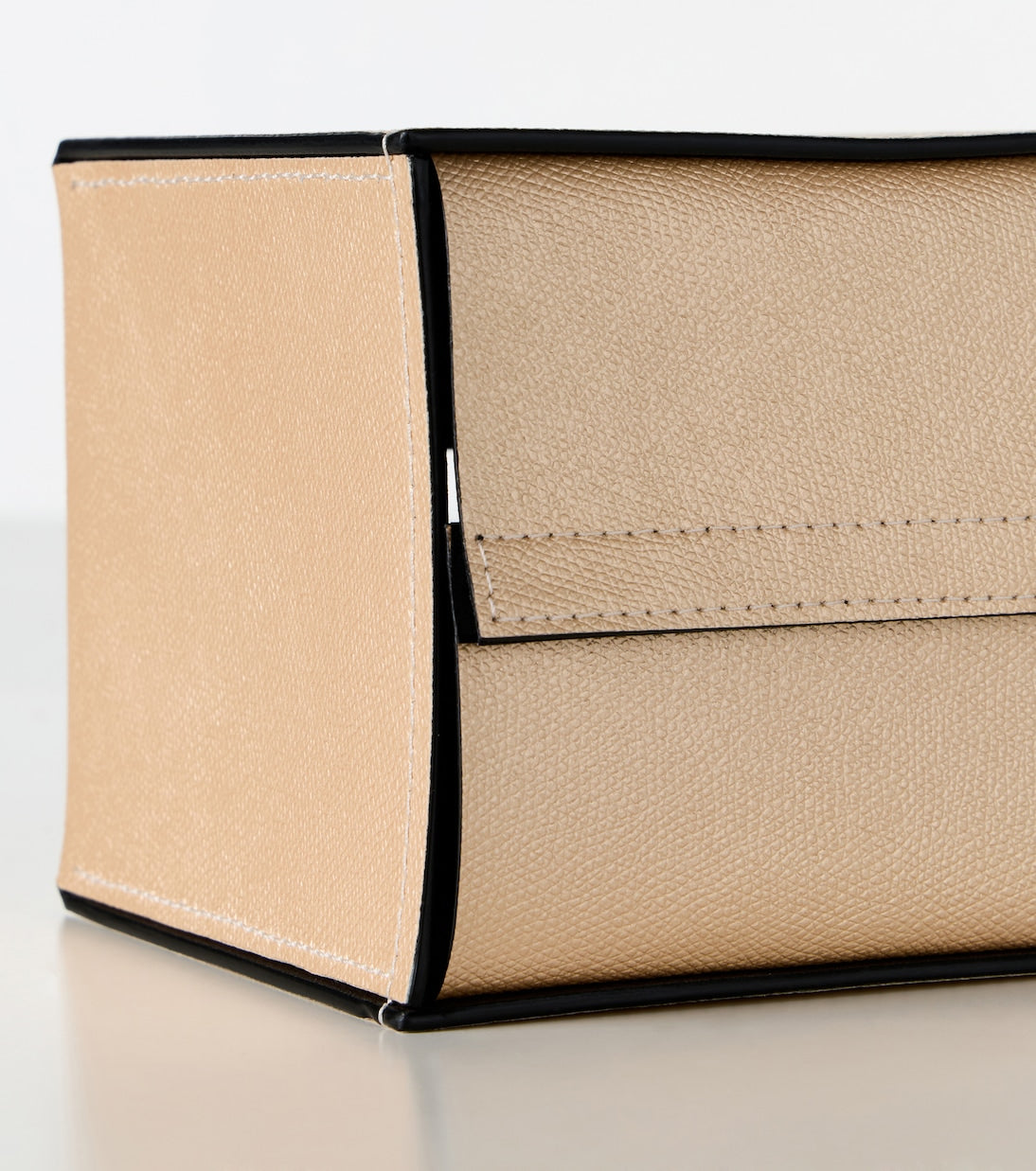 Giobagnara - Leather tissue holder