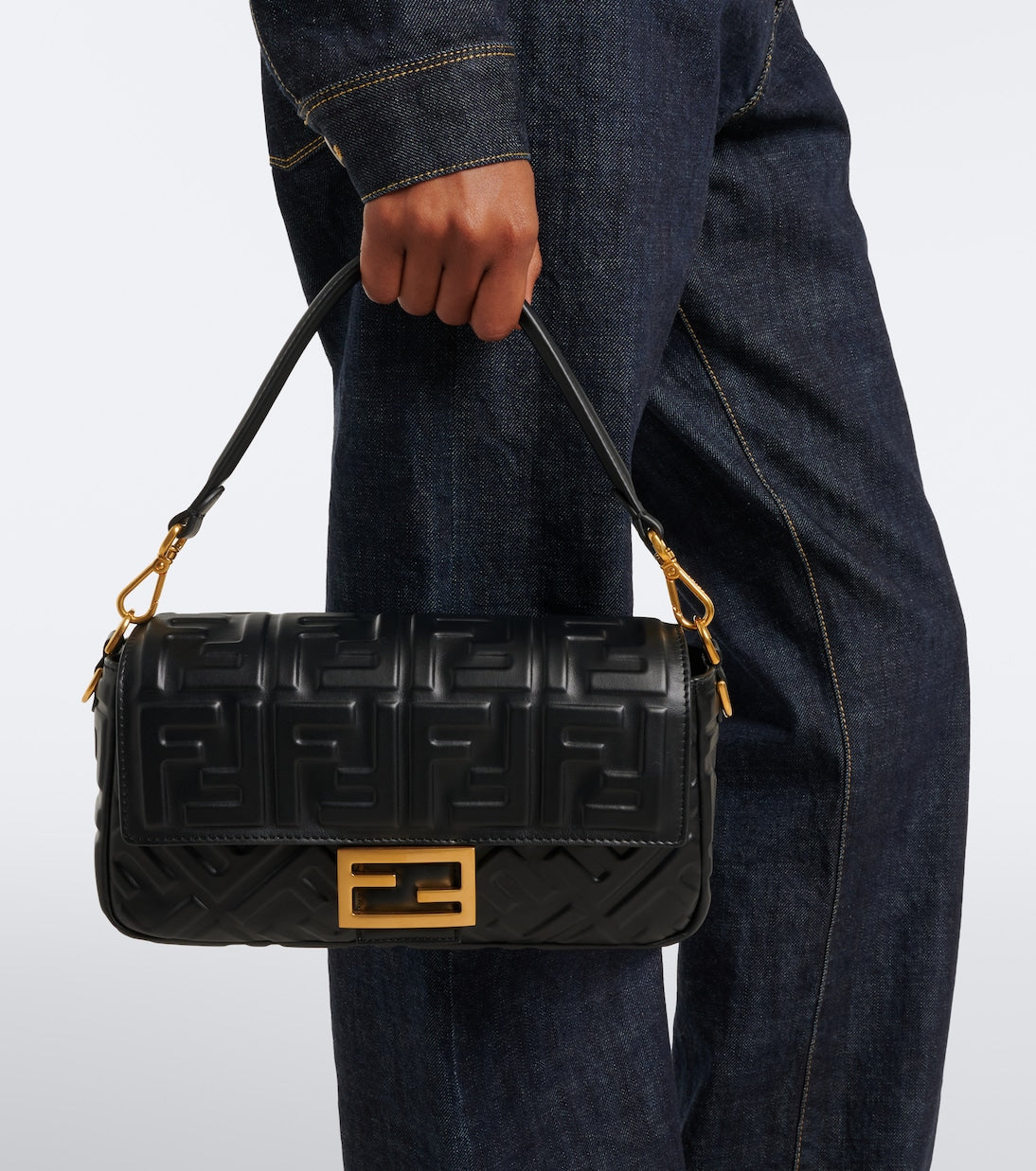 Fendi - Baguette® 26424 Medium leather shoulder bag